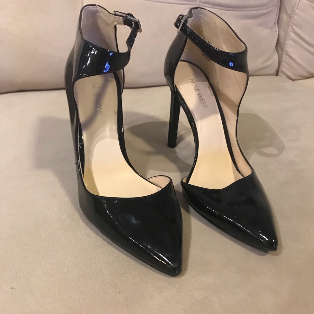 Nine West Black Leather Pointy Toe Heels Size 7